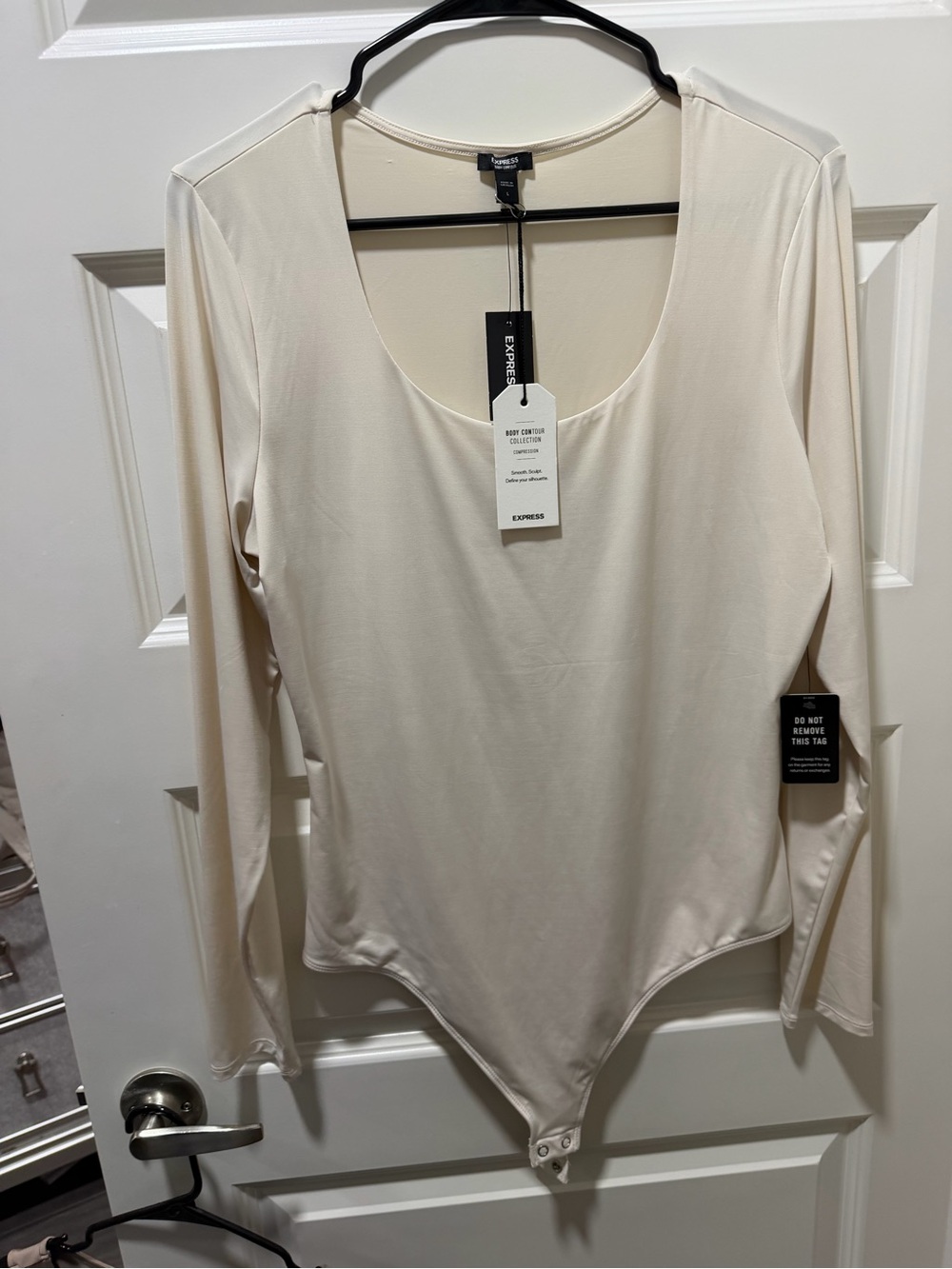 Express Long-Sleeve Scoop Neck Bodysuit in Cream